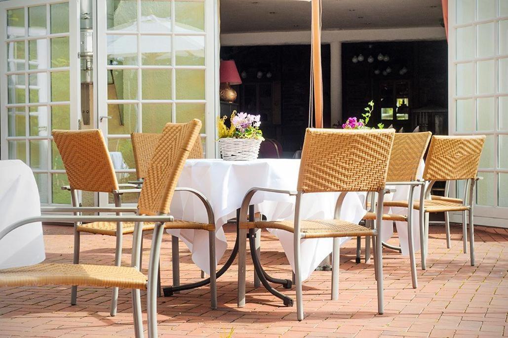 Landgasthof & Hotel Jagdhof Stralsund Exterior foto