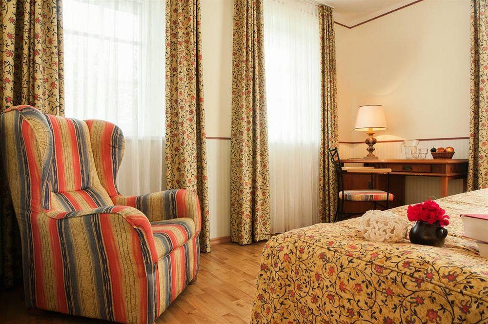 Landgasthof & Hotel Jagdhof Stralsund Exterior foto