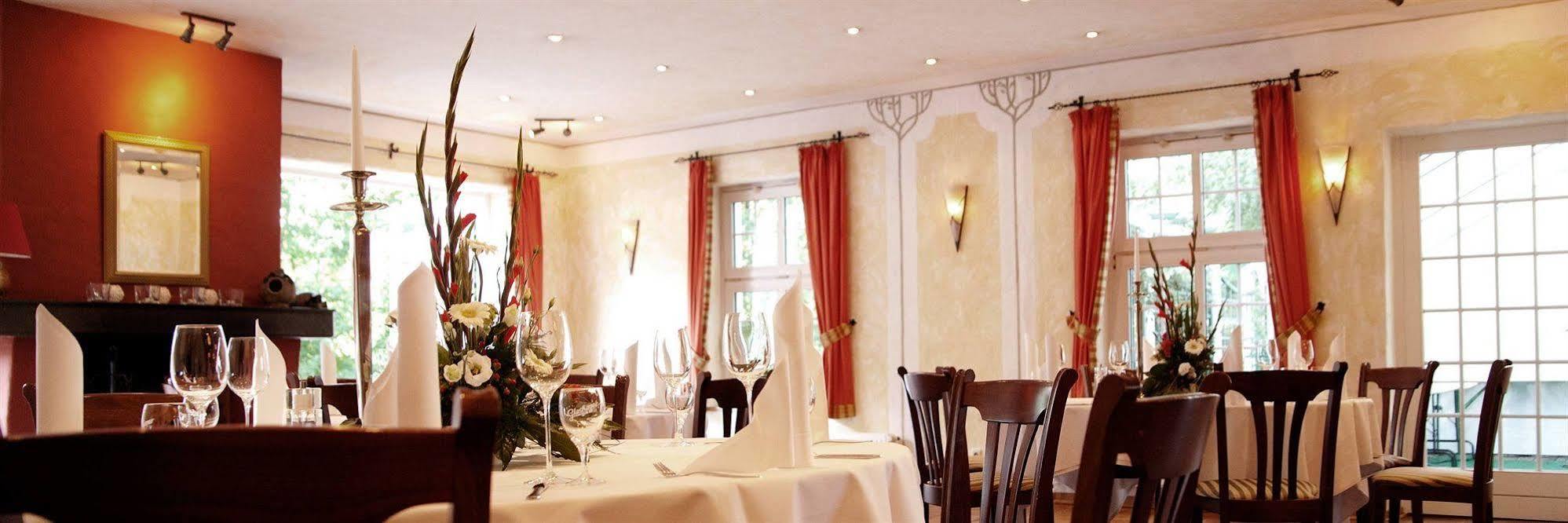 Landgasthof & Hotel Jagdhof Stralsund Exterior foto
