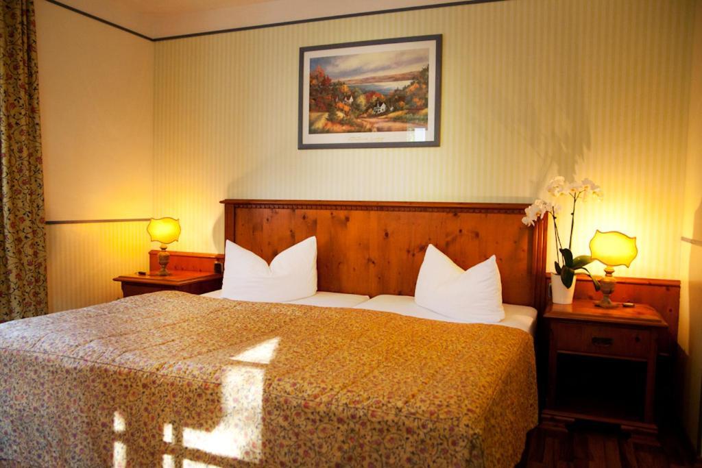 Landgasthof & Hotel Jagdhof Stralsund Habitación foto